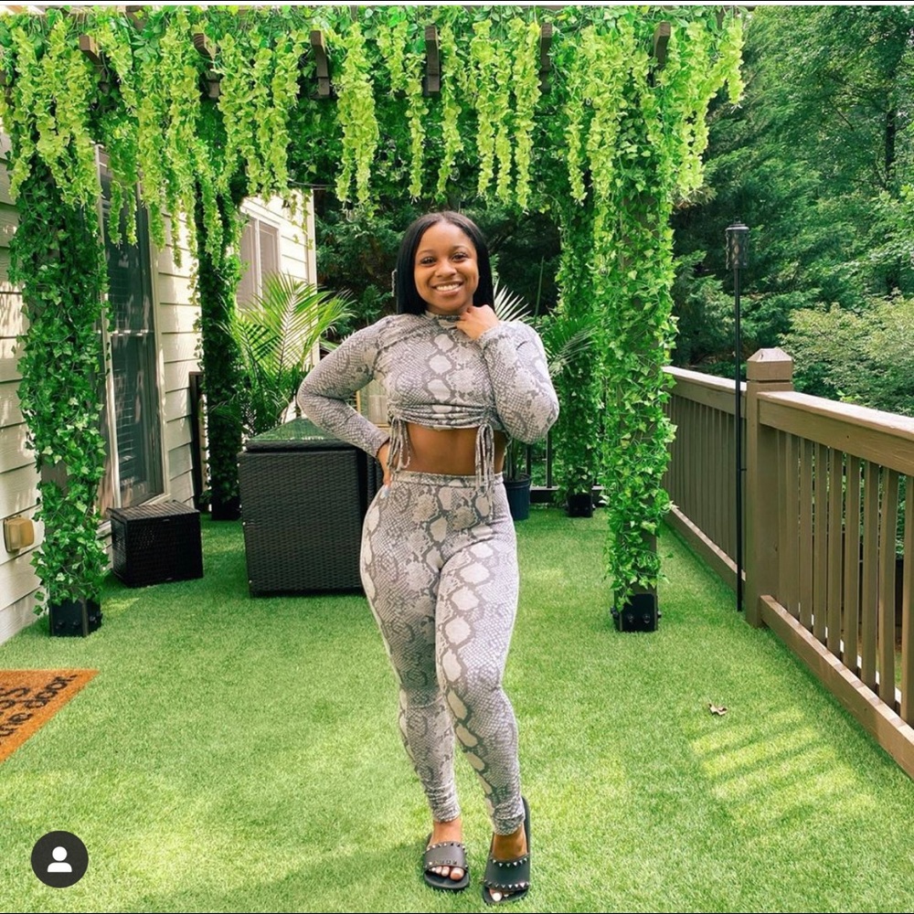 Fashion Nova snake print set